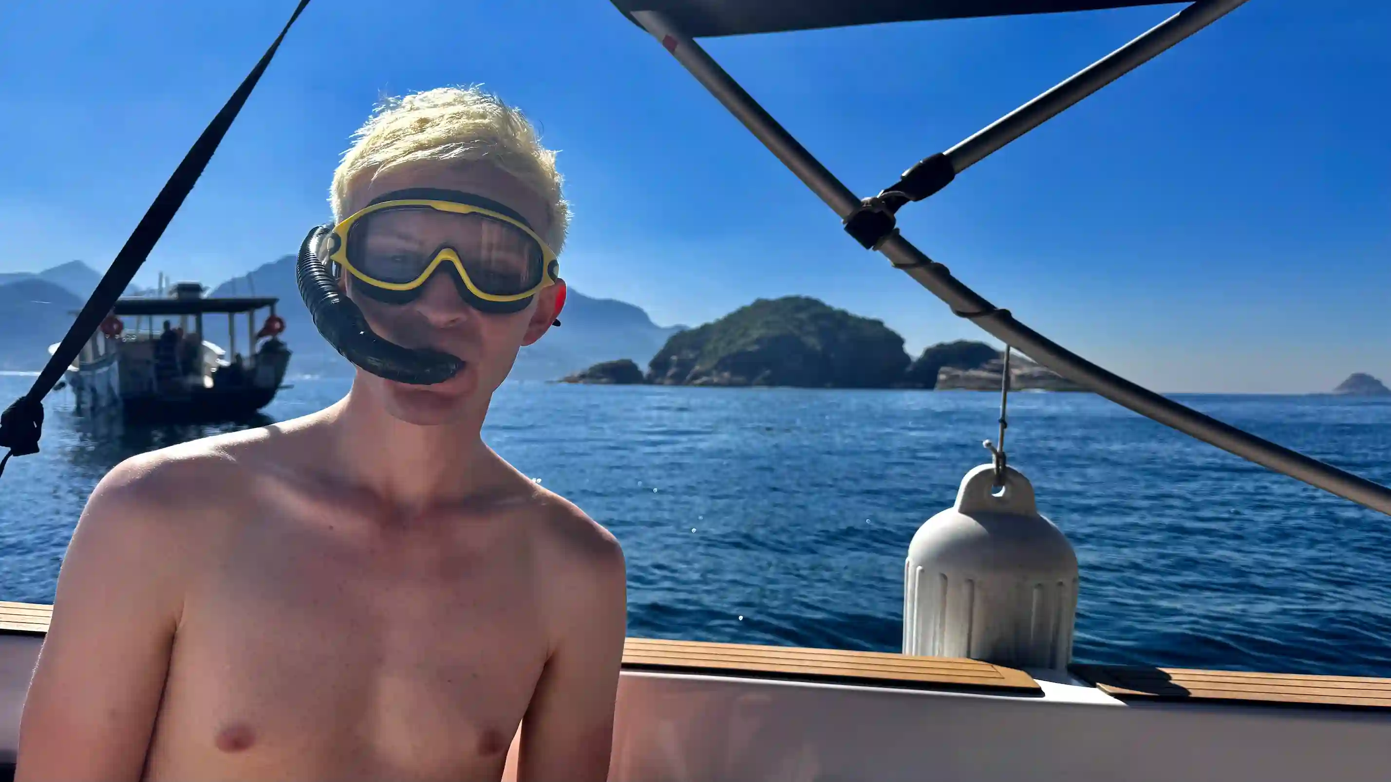 Alex snorkling at Ipanema beach to see sea turtles
