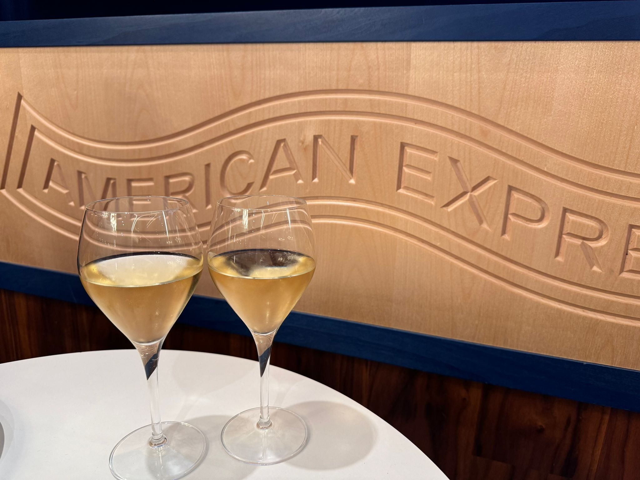 Joe and Alex having drinks in the Amex Centurion Lounge at London Heathrow